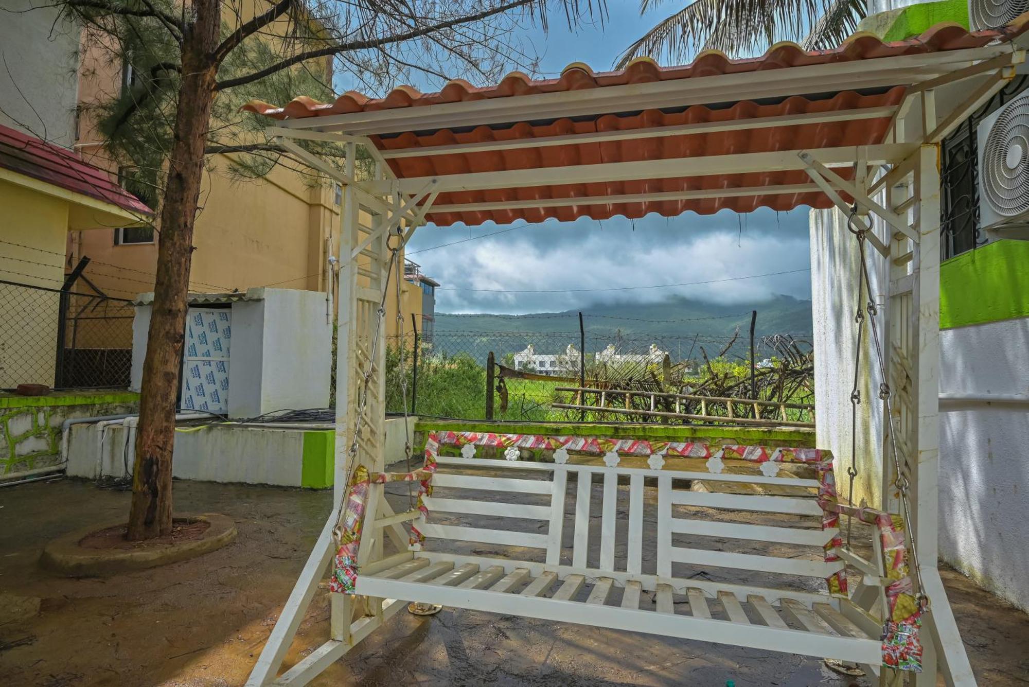 Empyrean Stay Ll 3Bhk Ll Marshall Villa Ll Large Pool Ll Ac Ll Lonavala Exterior foto